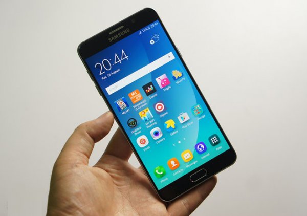 Điện thoại Samsung Galaxy Note 5 sẽ được trải nghiệm mới mẻ hơn khi Samsung cập nhật font chữ mới. Thay đổi font chữ sẽ giúp cho giao diện trở nên sáng tạo hơn, được tùy chỉnh theo phong cách riêng của bạn.