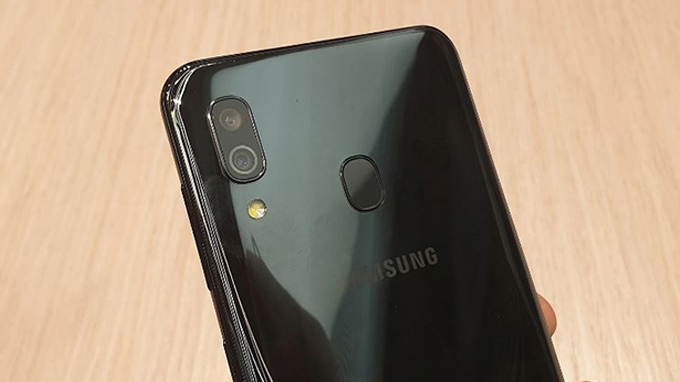 samsung galaxy a30 camera