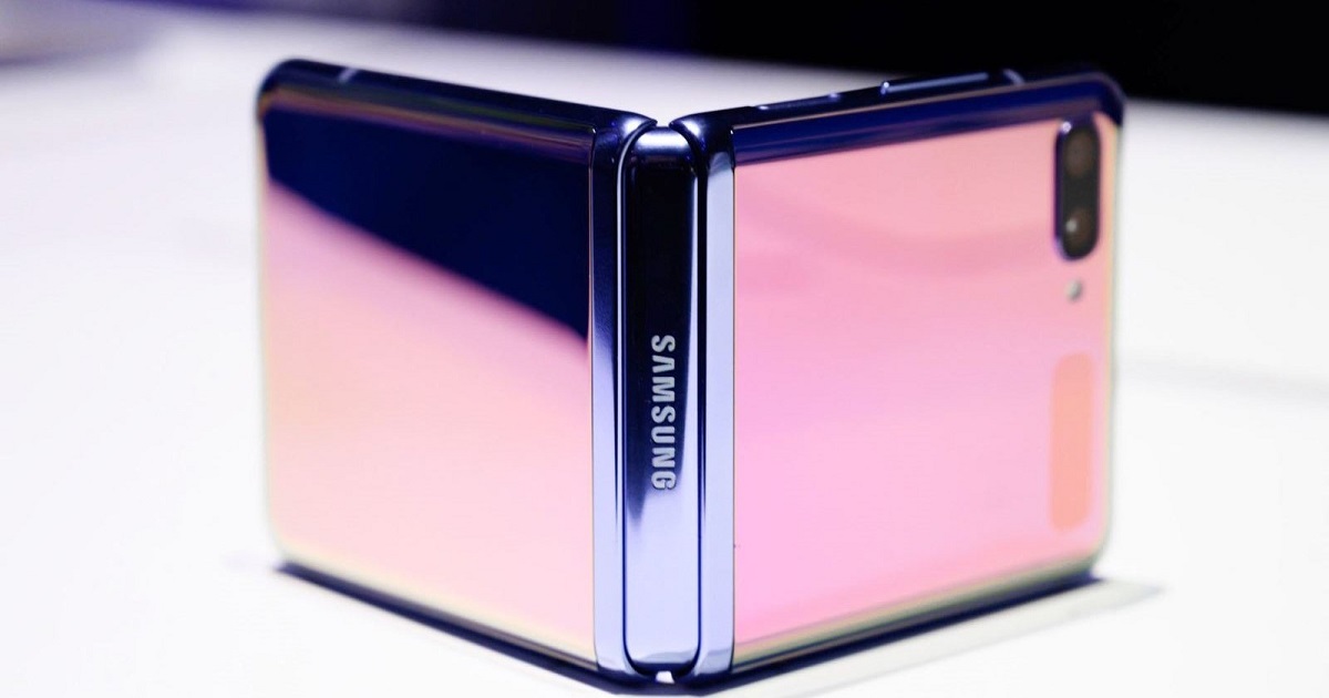 Những chiếc điện thoại gập của Samsung luôn được các tín đồ công nghệ yêu thích. Hãy xem qua các hình ảnh chi tiết về Galaxy Z Flip 5G để hiểu thêm về dòng sản phẩm này. Thiết kế sang trọng và tiện dụng, camera đẳng cấp cùng màn hình cổ điển sẽ khiến bạn không thể bỏ qua.