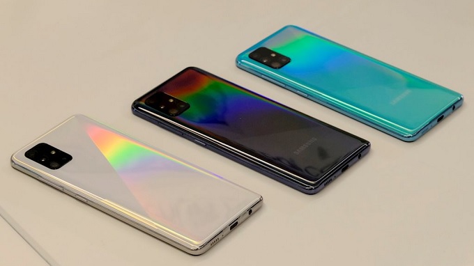 Thiết kế mặt lưng Galaxy A71 và A70 khá tương đồng