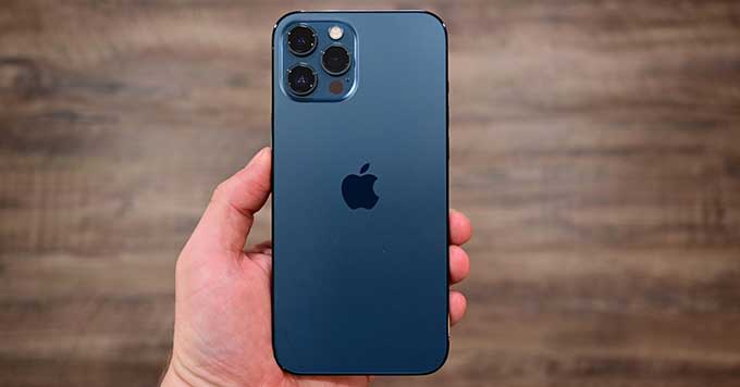 So sánh chi tiết iPhone 12 Pro Max và iPhone 14 Plus: giá bán