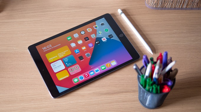 Hỗ trợ bộ phụ kiện bàn phím và bút Apple Pencil